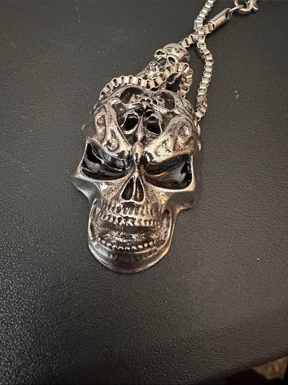 Silver‎ Skull Pendant Necklace